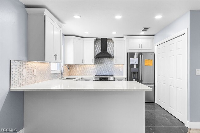 Building Photo - 527 SE 6th Ave