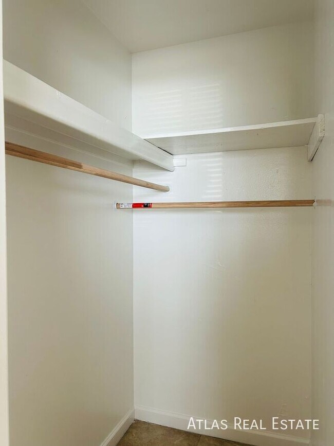 Building Photo - 757 E Millett Ave