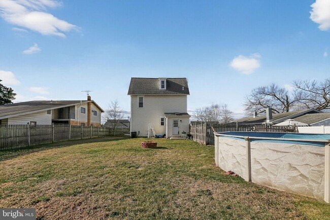 Building Photo - 810 Central Ave