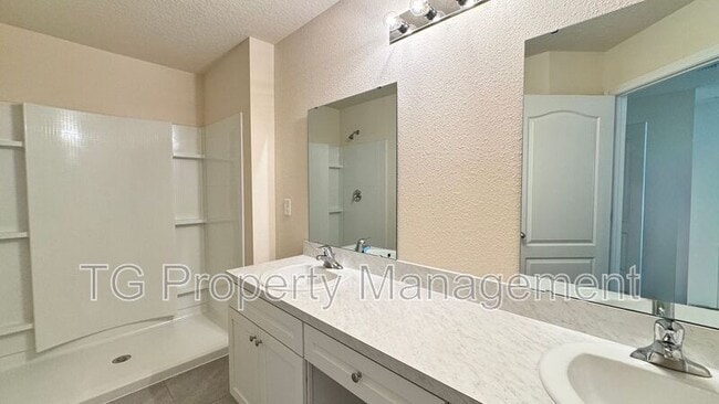Building Photo - 124 Pasadena Dr