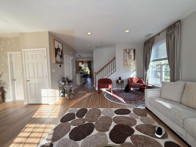 Building Photo - 15505 John Diskin Cir