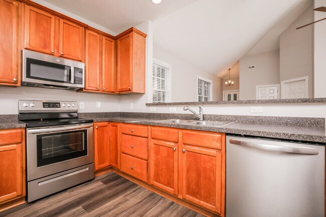 Building Photo - 1036 N Main St