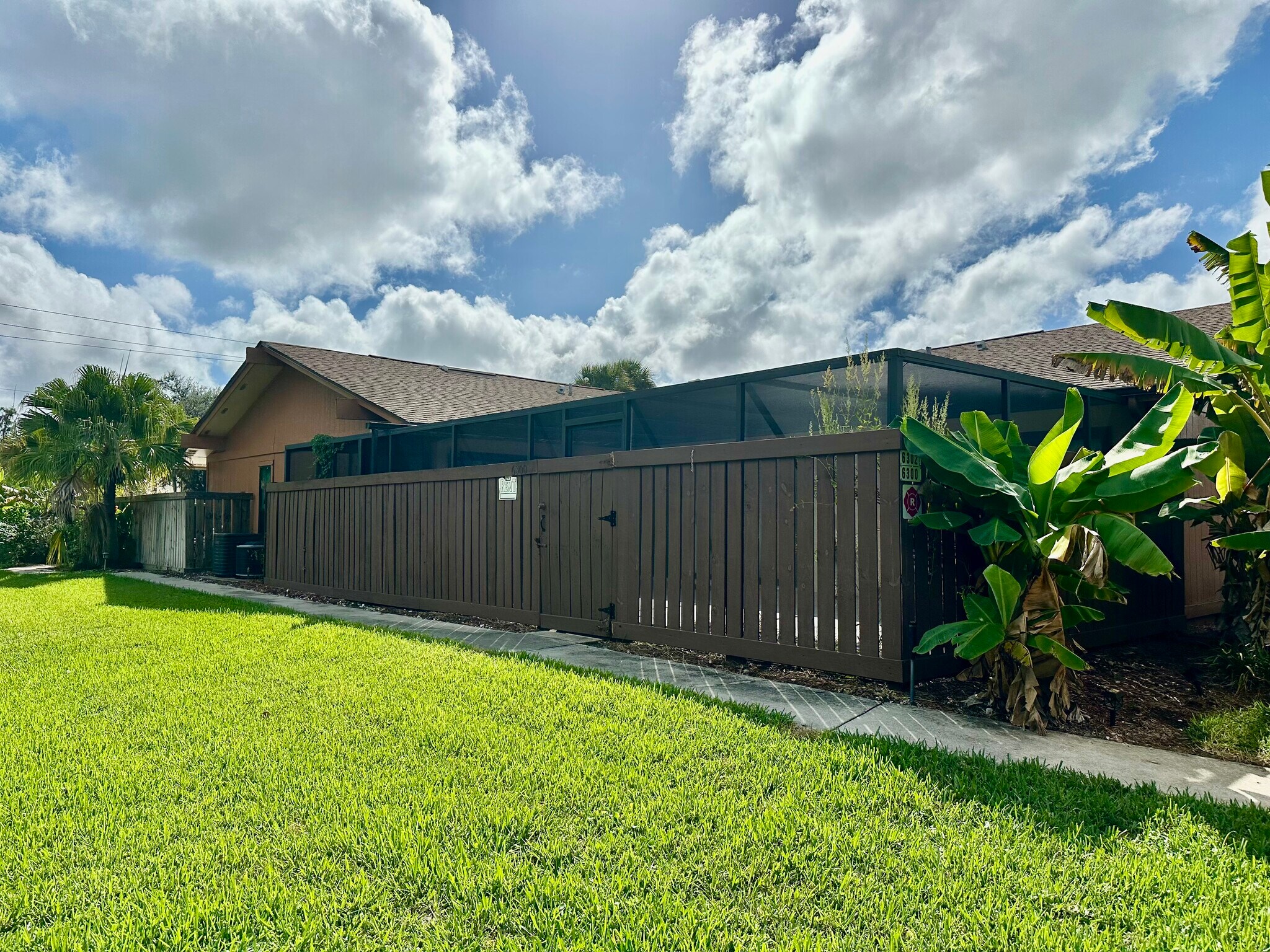 Building Photo - 6300 Royal Woods Dr