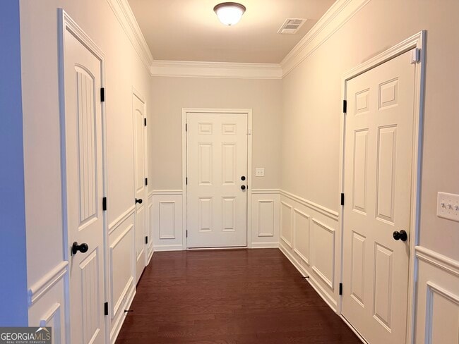 Building Photo - 591 Oakside Pl