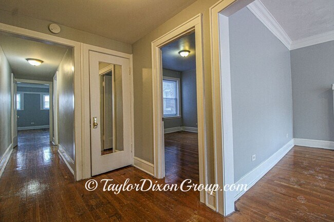 Building Photo - 6607 S Greenwood Ave