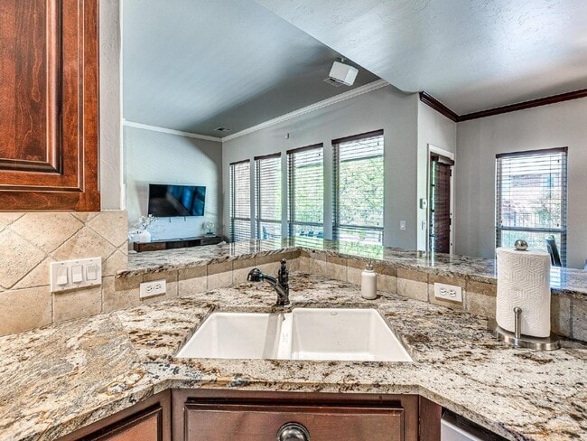 Building Photo - Elegant 3-Bedroom Home in Thornbrooke Village – All Bills Paid