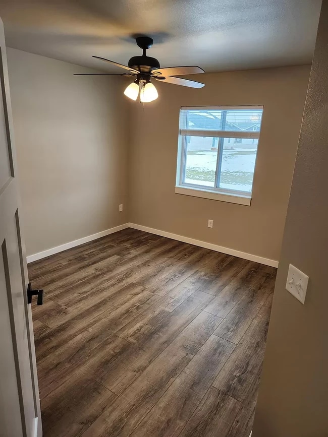 Building Photo - 304 Nieson St