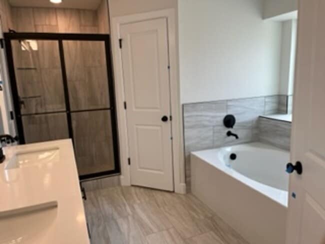 Building Photo - FIRST MONTH FREE - Beautiful New Home!