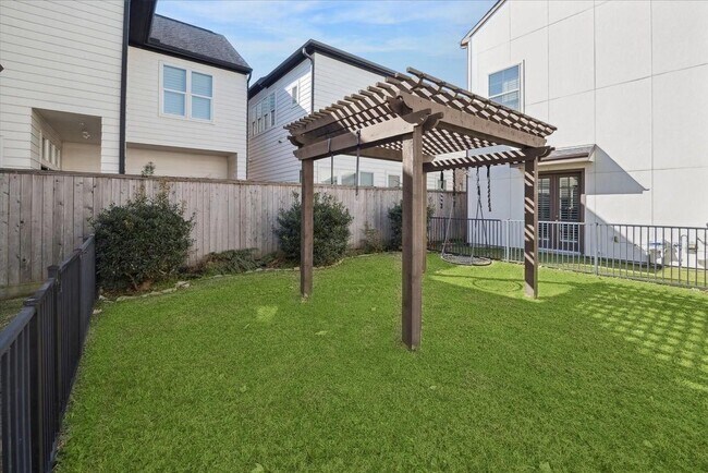 Building Photo - 10926 Brookeshire Chase Ln
