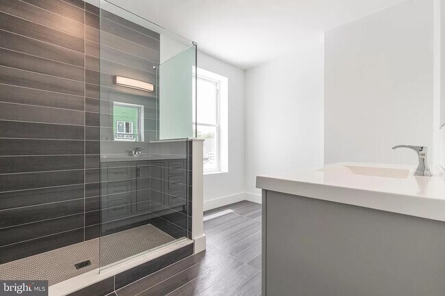 Master Bathroom - 125 Markle St