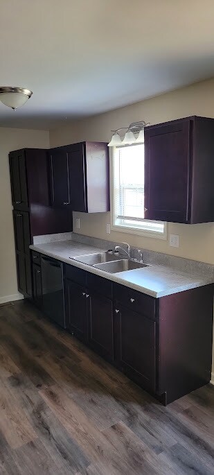 Building Photo - 304 Willow Way