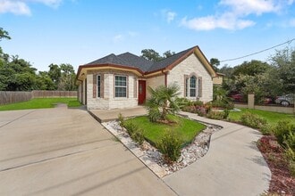 Building Photo - 12725 Arp St