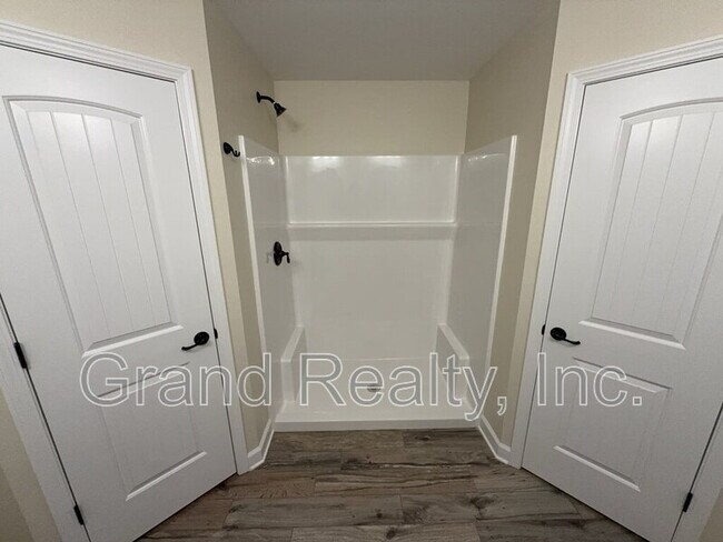 Building Photo - 4026 Roxies Ln