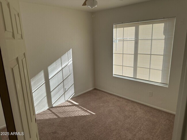 Building Photo - 9988 W Devonshire Ave