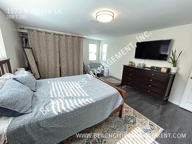 Building Photo - 1973 N Hidden Ln