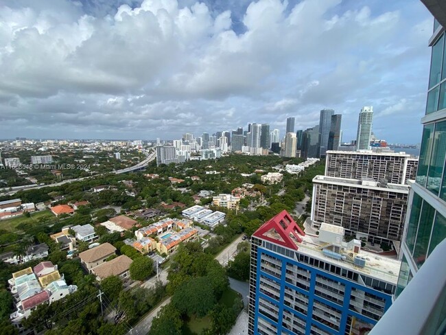 Building Photo - 2101 Brickell Ave