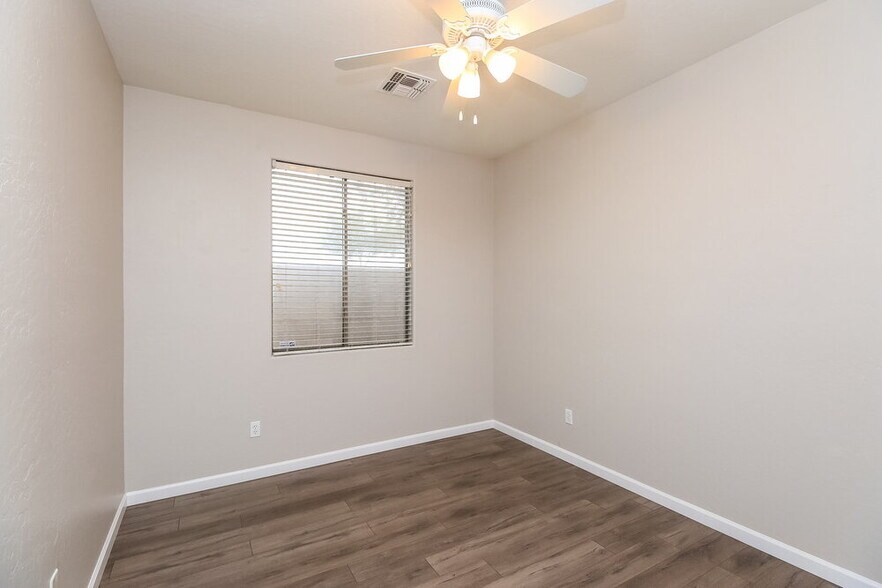 Building Photo - 1990 E Browning Pl