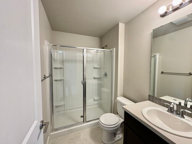 Building Photo - Village Crest Townhome!!!