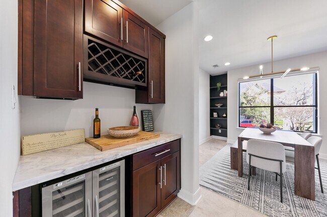 Building Photo - 4301 Vivian St