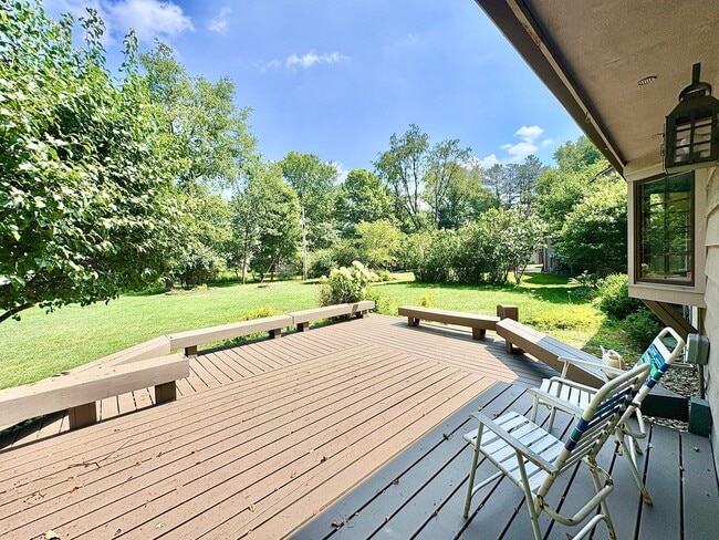 Building Photo - 21485 Wallen Dr