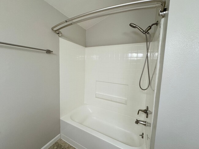 Building Photo - Beautiful two story townhome in Sunset Par...