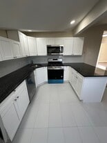 Building Photo - 9 Hobart Pl