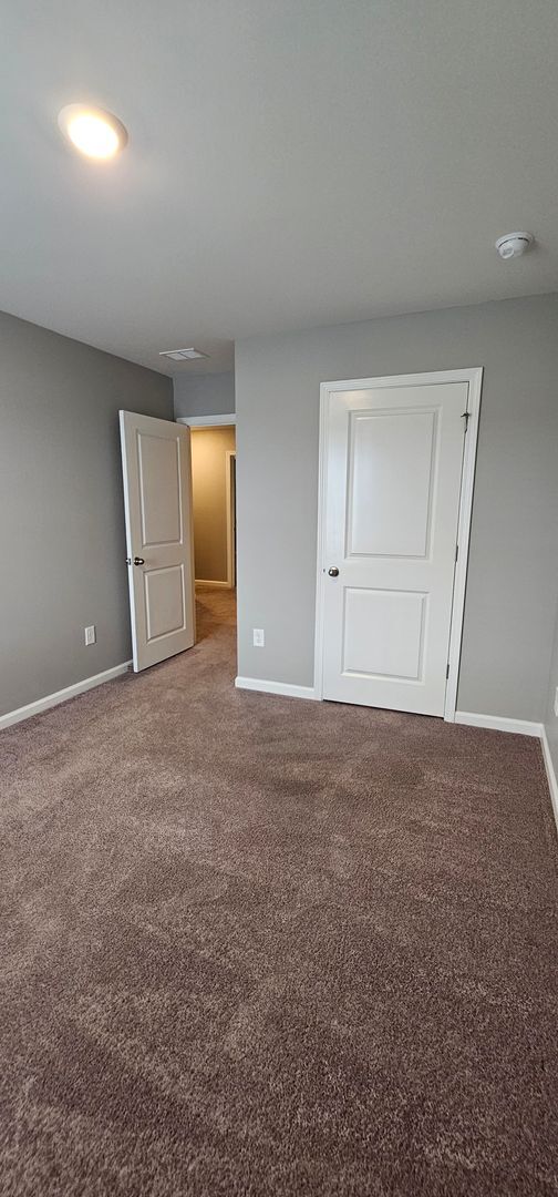 Building Photo - Luxury Meets Privacy in This 4-Bedroom Cul...