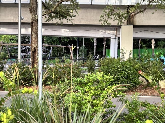 Building Photo - 126 SW 17th Rd