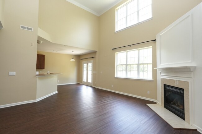 Building Photo - Charming 3-bedroom, 2-bath home