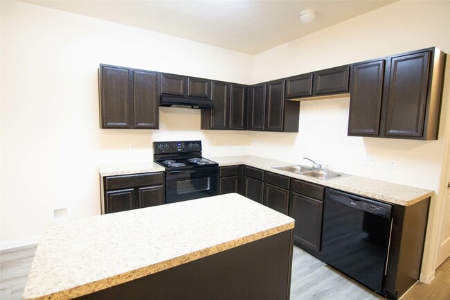 Building Photo - 6239 Brenwood Cir