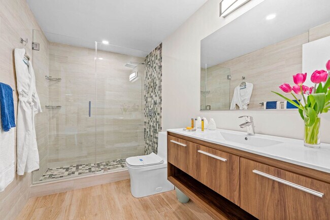 Building Photo - 2889 McFarlane Rd