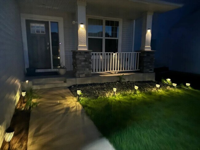 Building Photo - 4 bed house available in otsego!