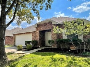 Building Photo - 5325 Comanche Wells Dr