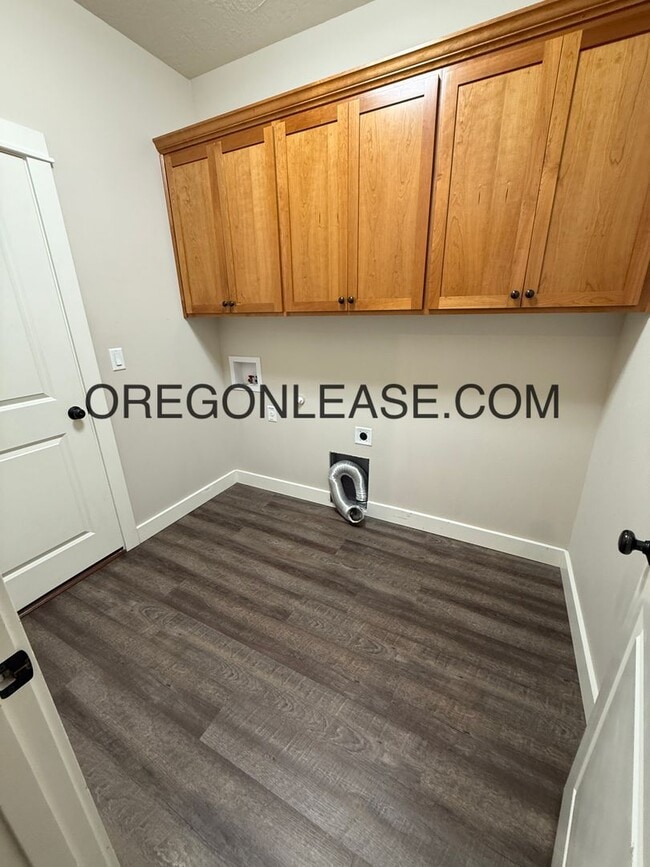 Building Photo - 2017 3/2 in West Eugene