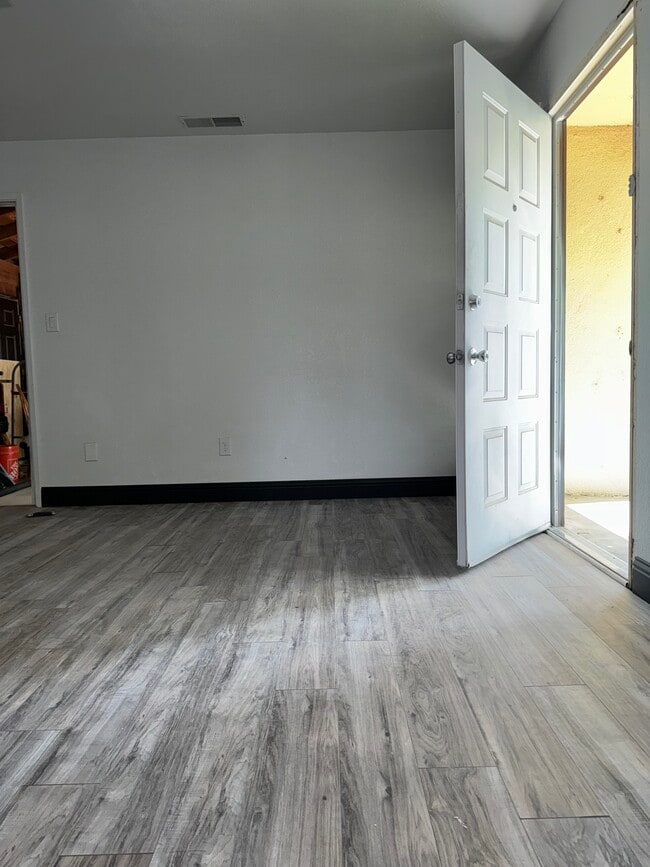 Living Room Entrance - 5204 W Holland Ave