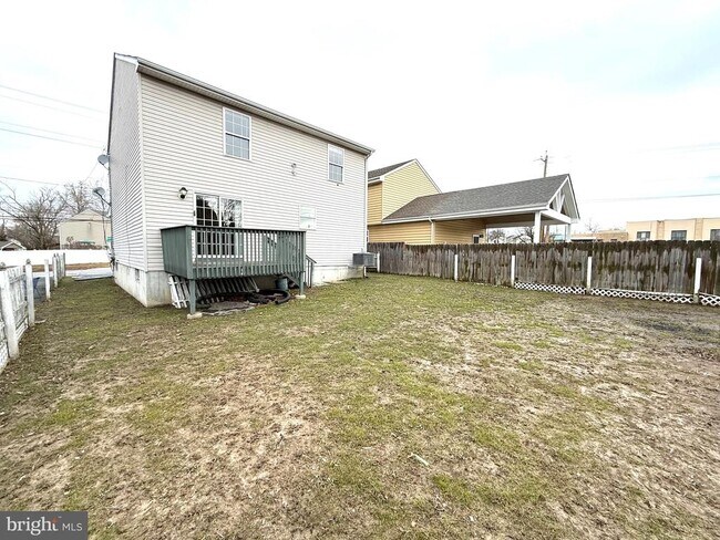 Building Photo - 402 Kiamensi Rd