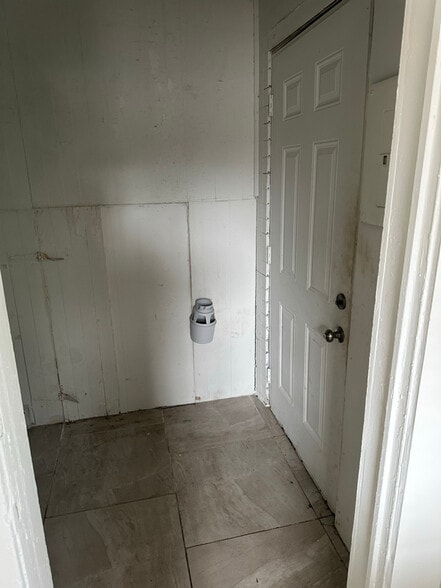 Building Photo - 4300 Court T