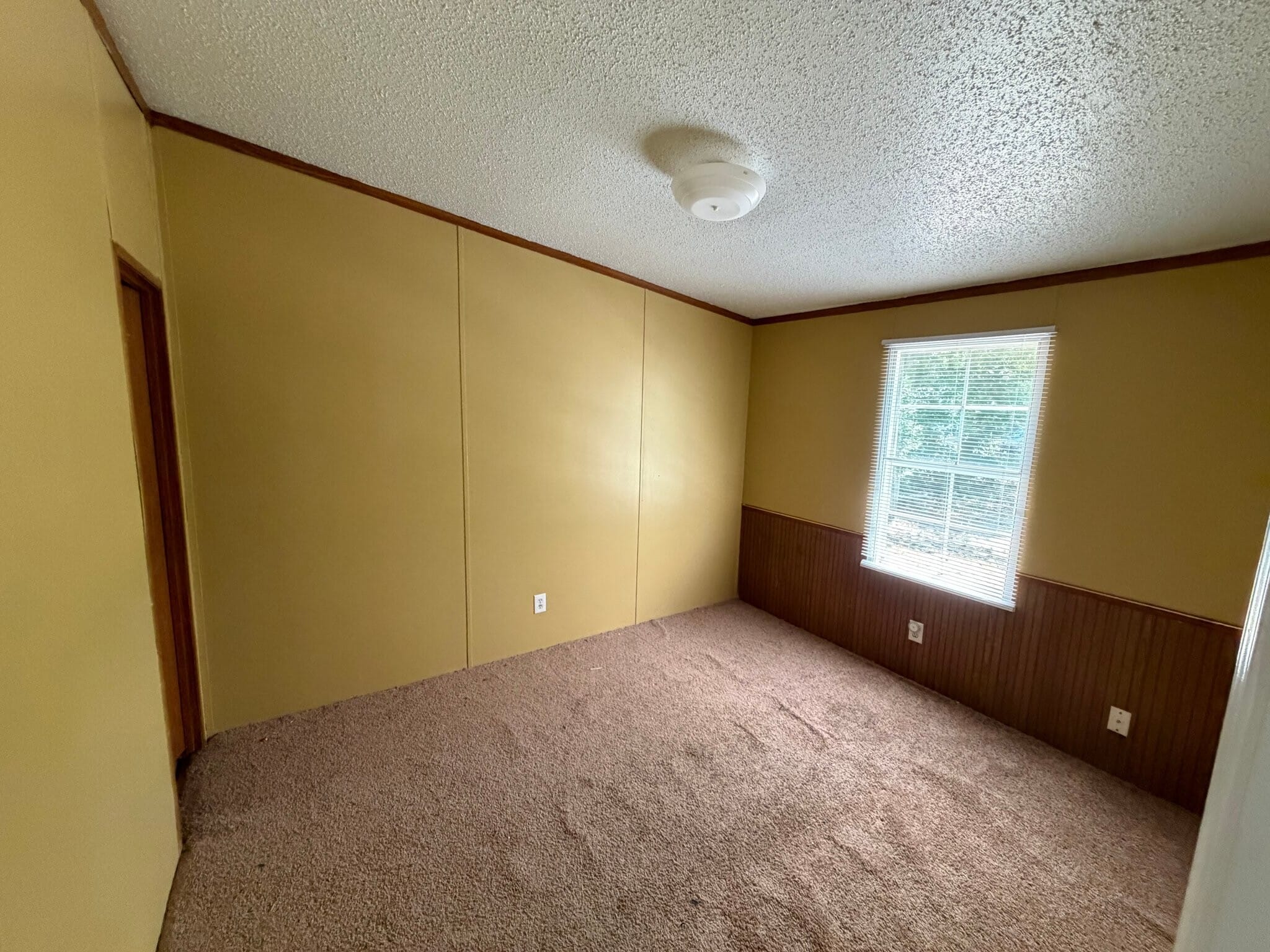 Building Photo - 2611 Warhorse St