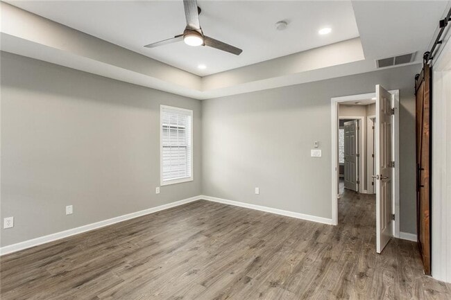 Building Photo - 1318 Brewster St SW