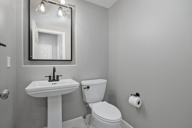 Building Photo - Beautiful home in Canterbery