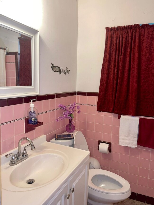 Building Photo - Great Studio home