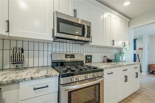 Building Photo - 3833 Bakers Ferry Rd SW