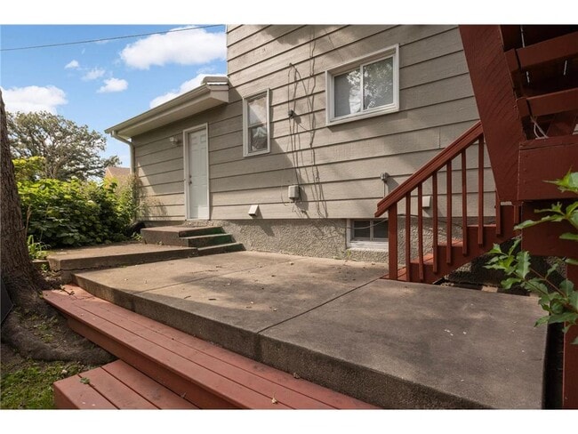 Building Photo - 1334 Hillcrest Dr NE