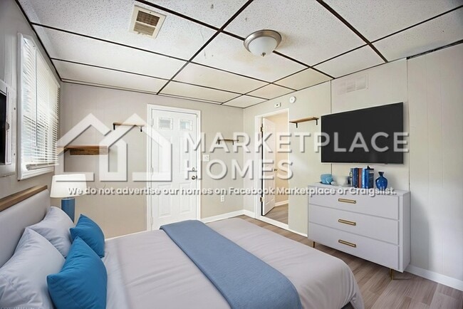 Building Photo - 8242 Jackson Ave