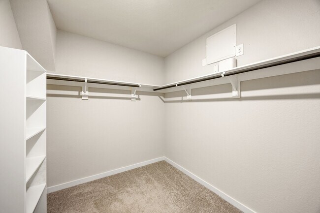 Building Photo - 723 Larkspur Shadow Dr