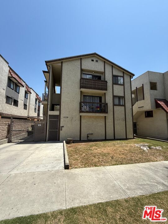 Building Photo - 1038 Thompson Ave