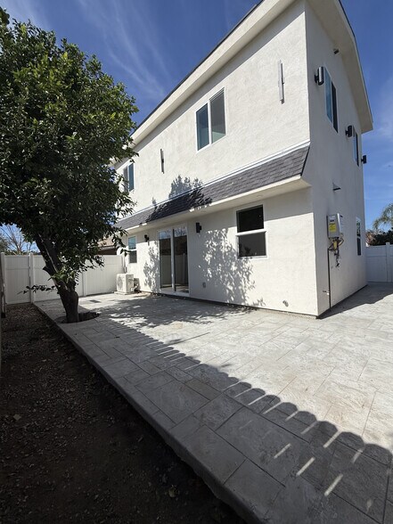 Building Photo - 7806 Ferncola Ave