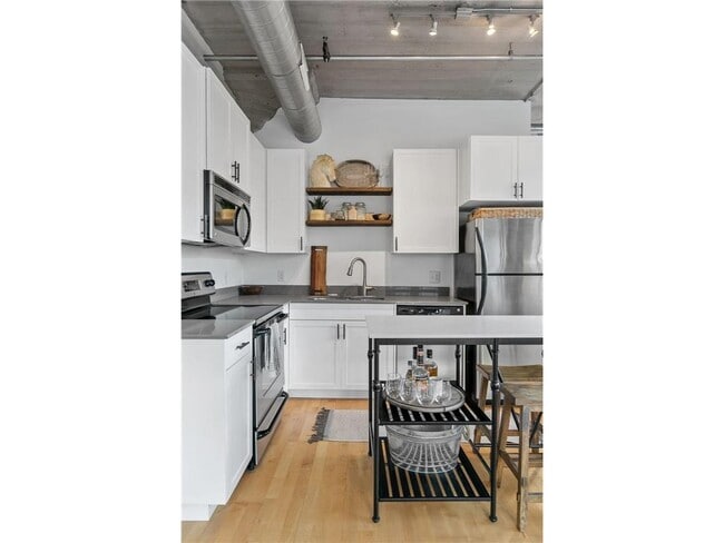 Building Photo - 748 N 3rd St