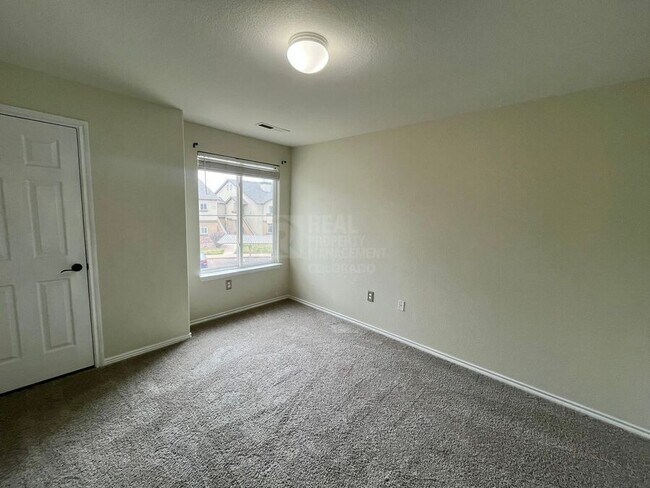 Building Photo - 3928 Riviera Grove