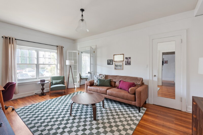 Building Photo - 2015 NW Flanders St